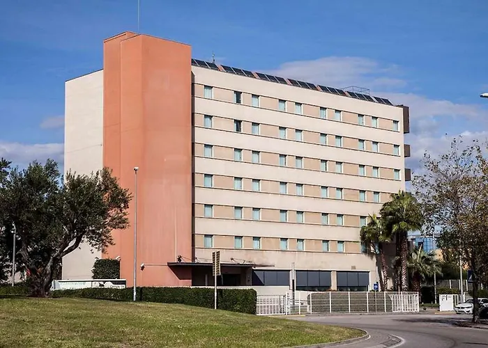 Travelodge Bcn Cornella Fira Cornellà de Llobregat, Hiszpania
