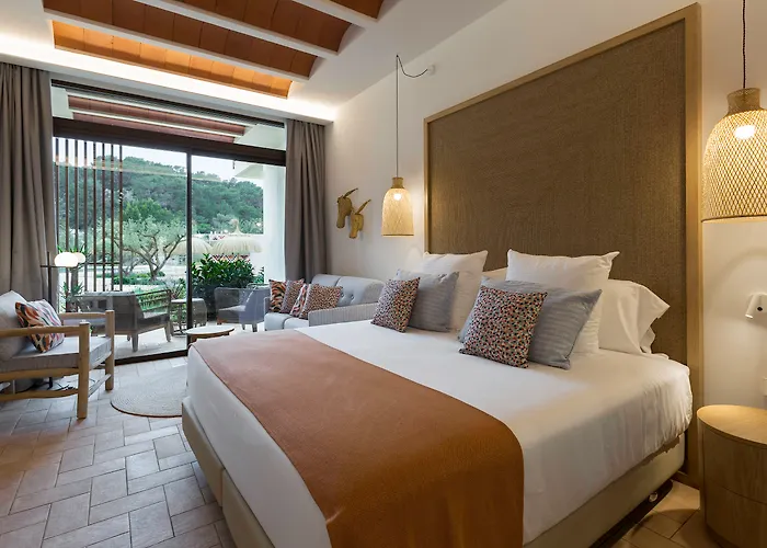 Cala San Miguel Ibiza Resort, Adults Only, Curio Collection By Hilton Port de Sant Miguel, Spagna