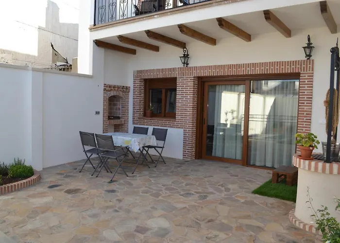 Casa Rural La Madroña Fuenlabrada de los Montes, España