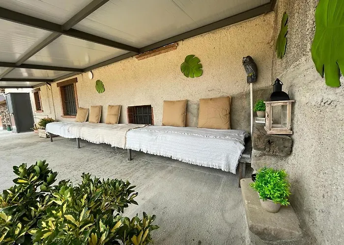 Villa Molí den burch Santa Eulàlia de Ronçana, España