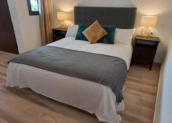 ÁGUILAS HOME Zhr