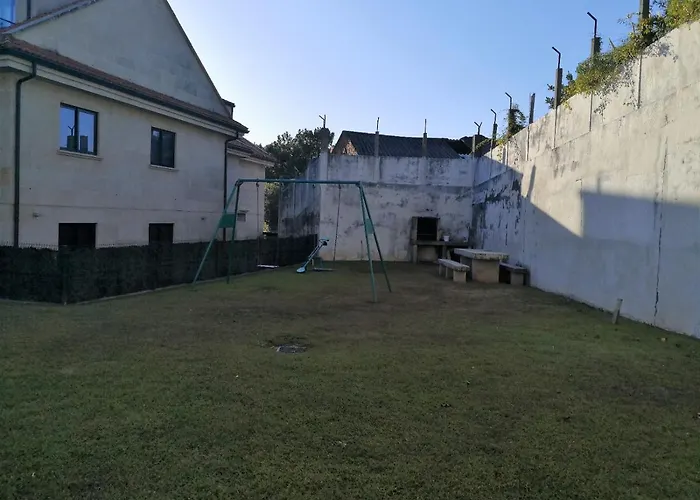 Apartamento con terraza y piscina
