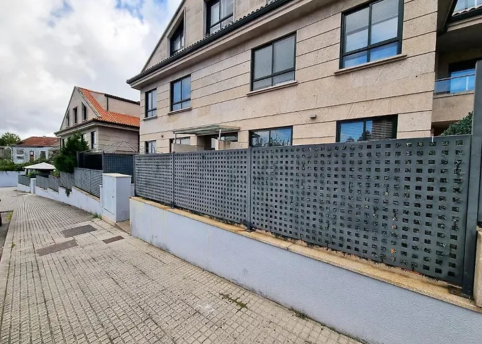Apartamento con terraza y piscina