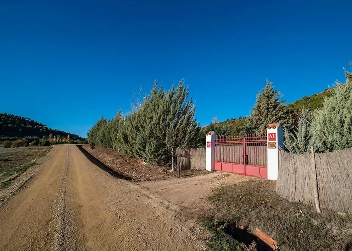Casa Rural La Canadiense Log Cabin