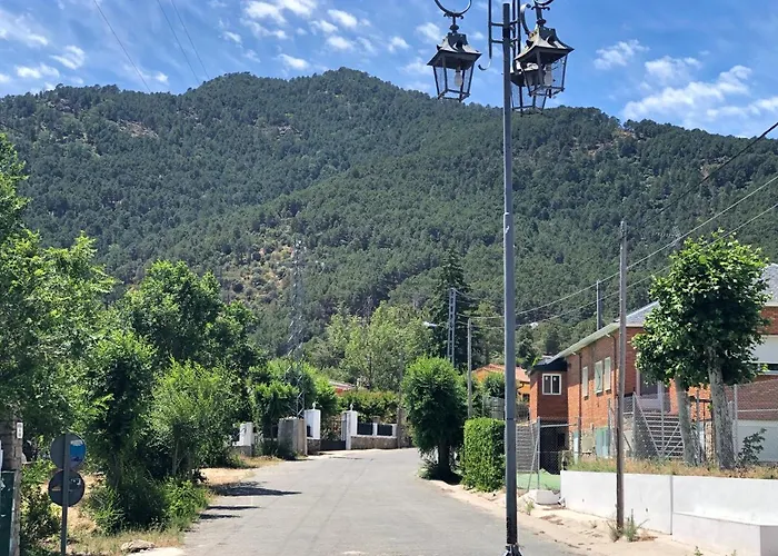Chalet En El Corazon De La Sierra De Gredos, Pinar De La Atalaya-Tiemblo