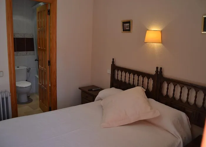 Hostal Los Claveles Priego , España