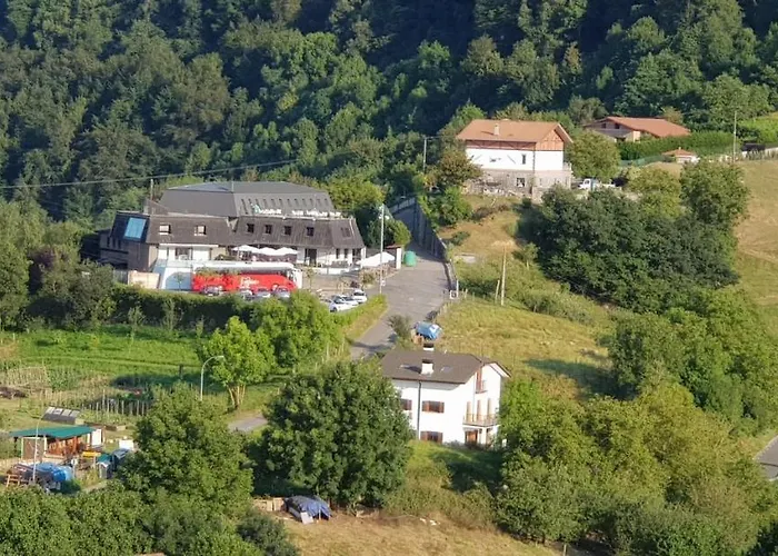 ABARAXKA HOSTEL Disfruta la Vía Verde del Urola hasta la Playa - Naturaleza Montañas y Riqueza Cultural Azcoitia, España