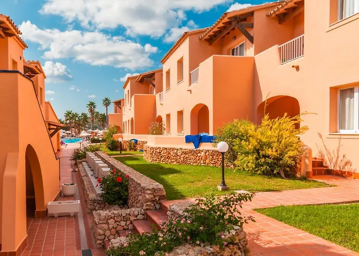 Hotel Arenas de Son Bou, España