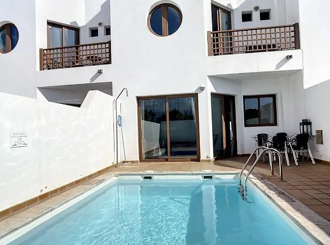 Villa Rosa Gadis