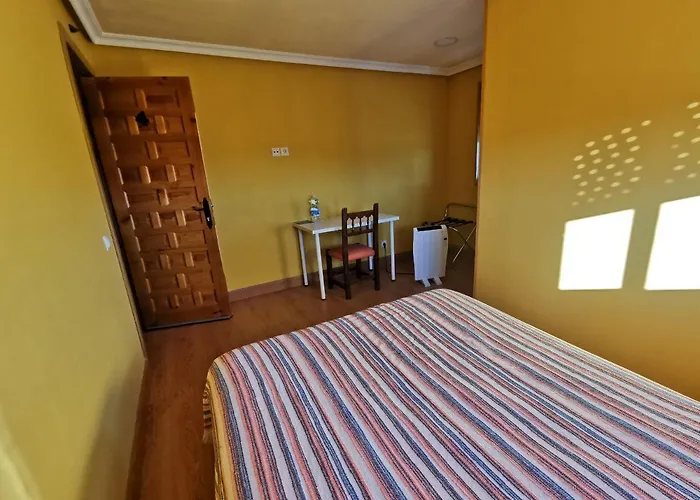 Hostal Buitrago La Serna del Monte, España