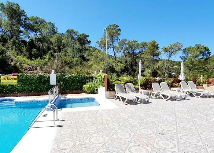 Granada Apartments Familiar Deluxe Portinatx, Spanien