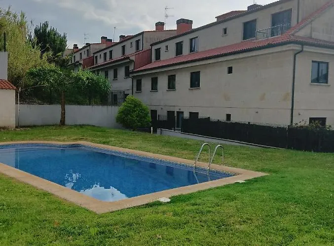 Apartamento con terraza y piscina