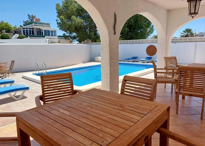 Zenia Hostel Playa Flamenca, España