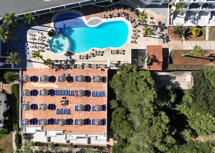 Hotel Flipflop Cala Mandia Cala Romantica , Spagna