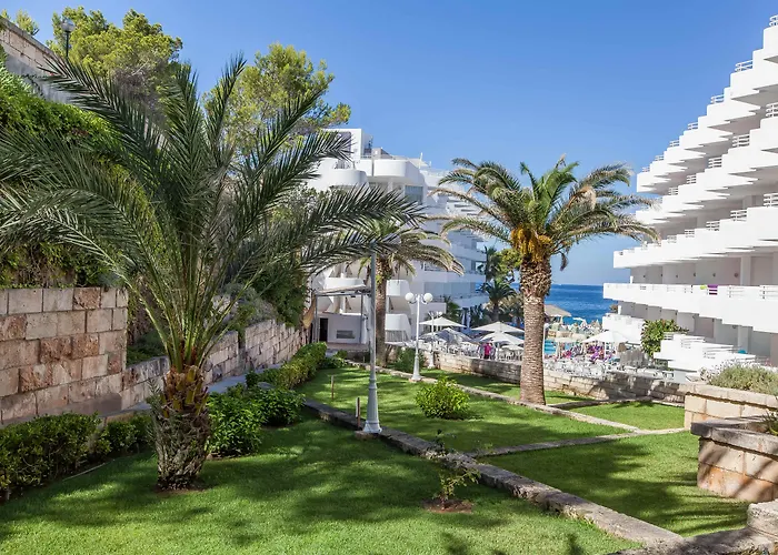 Fergus Style Cala Blanca Suites