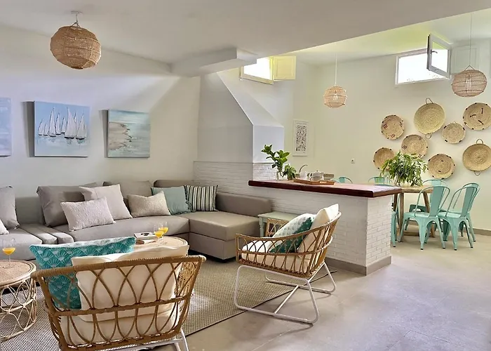 Wishome - Bonita casa con jardín y piscina, Cala Berellín
