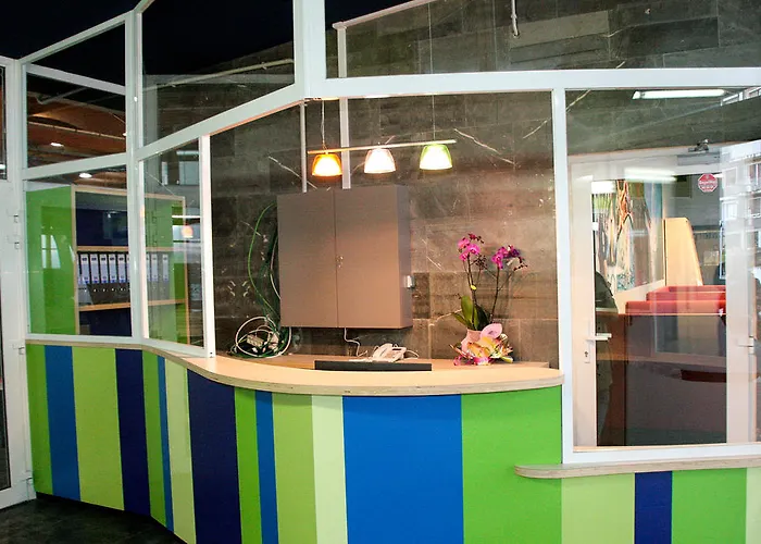 Mundaka Hostel & Sports Cafe