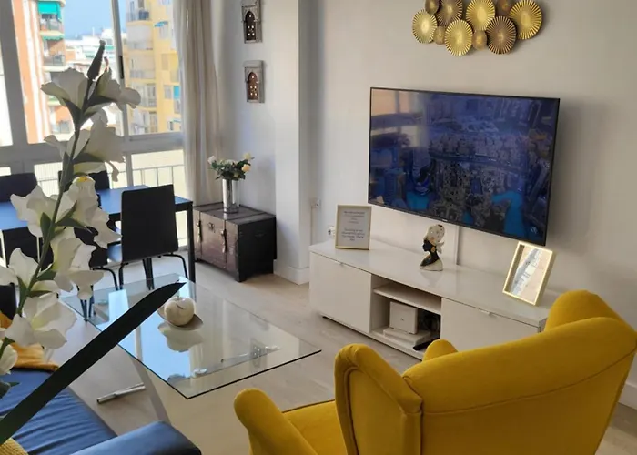 3BR Top Floor Vialia La Unión Metro