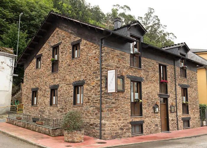 Apartamentos Turisticos A Estacion A Pontenova, España