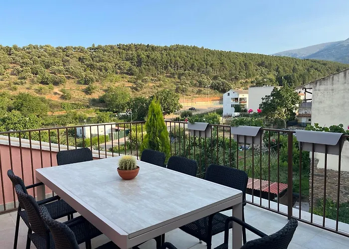 Apartamentos La Flor San Martín de Moncayo, España