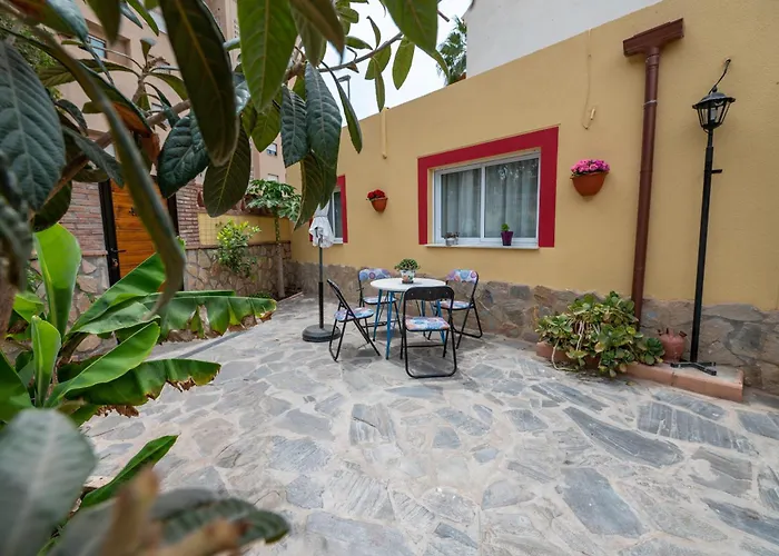 Villa Casa La Gata Azul con jardín privado El Campillo del Moro, España