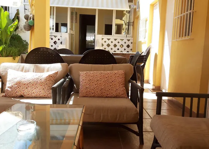 Casa a pie de playa, con patio. Zona Miramar.