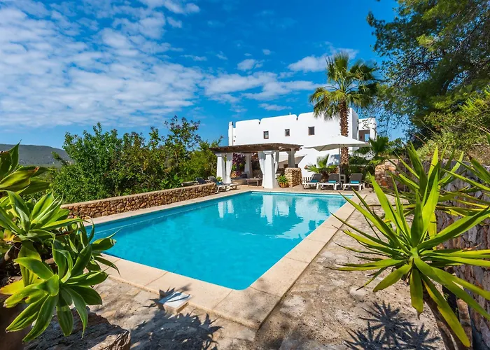 Villa con Piscina-zona muy tranquila - privacidad - sin turismo masivo