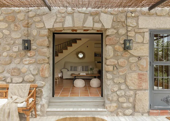 Casa Rural en Candeleda con piscina y un maravilloso jardín