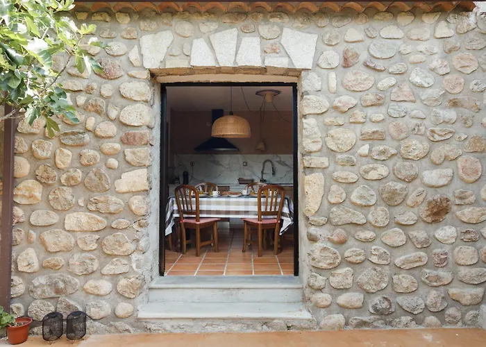 Casa Rural en Candeleda con piscina y un maravilloso jardín