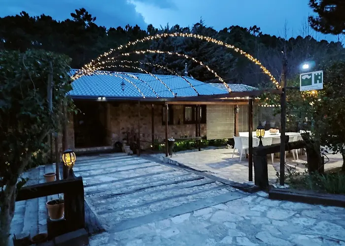 Chalet Lujo En Finca Zafiro Lagunazo Riopar 5 O 3 Dormitorios Y 3 Banos Parque Natural Del Rio Mundo