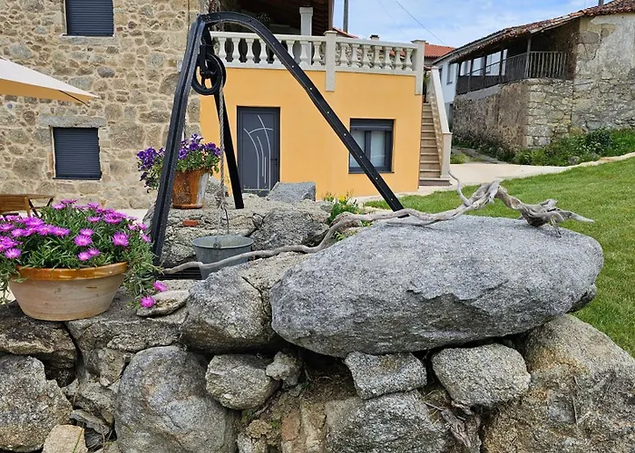 As Penedas, Casa dos Arcos