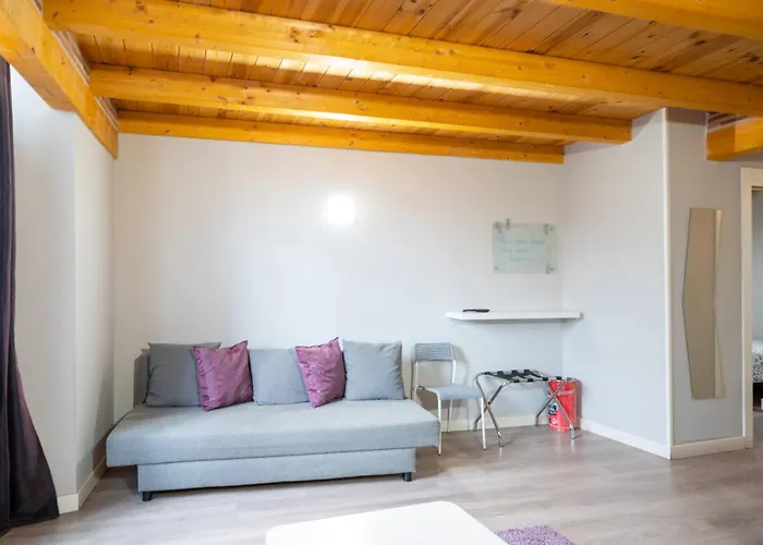 Apartamentos Go - Leopoldo Cano Center
