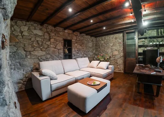 Os Queixeiros Rural House