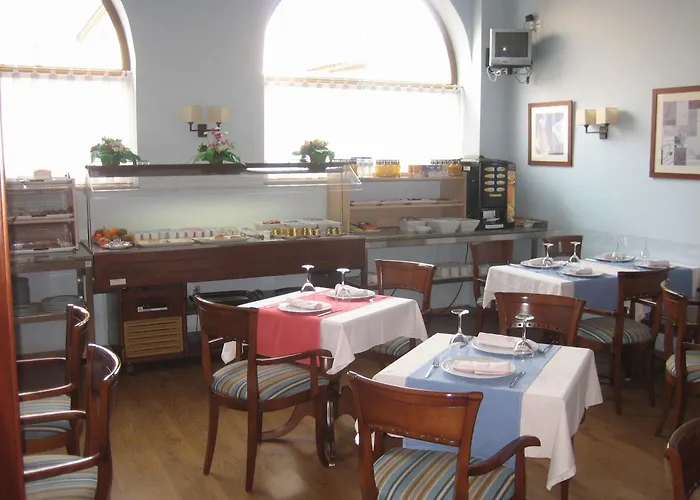 Hotel Santiago Benavente, España