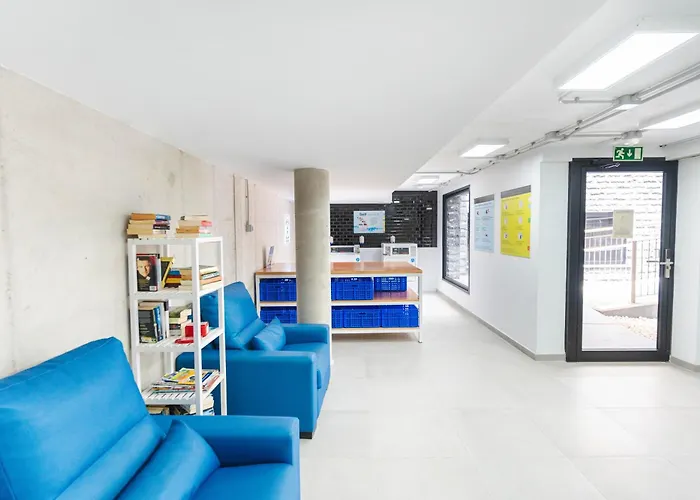 Esmeralda Cotillo Homes by LIVVO
