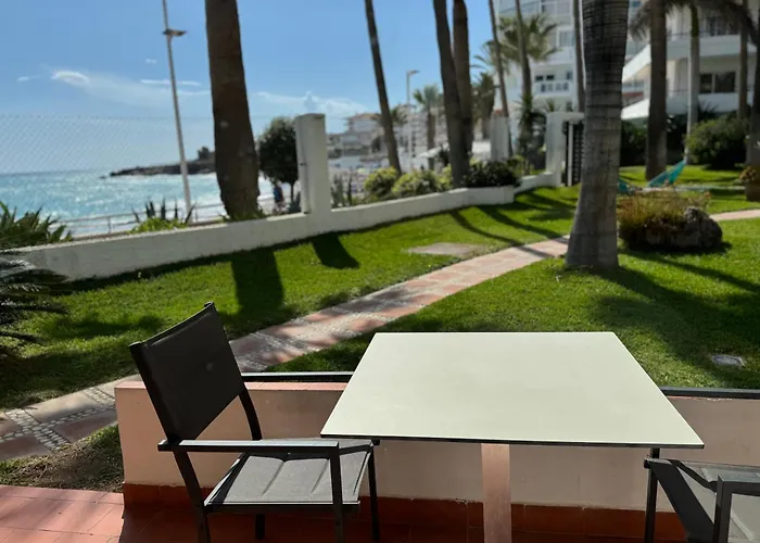 Apartamentos Playa Torrecilla Nerja, España