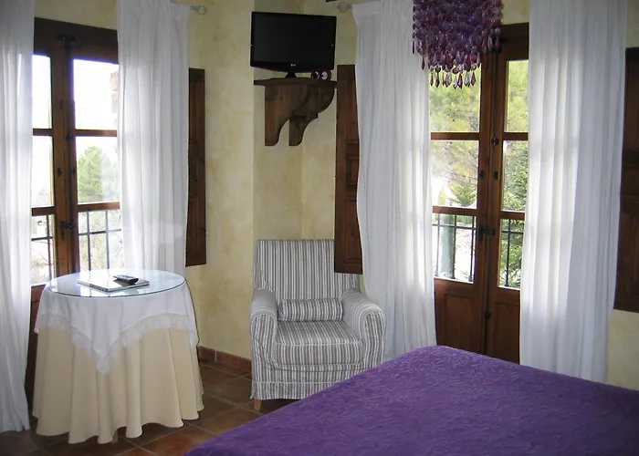 Hotel de Montaña Cueva Ahumada Villaverde De Guadalimar, España