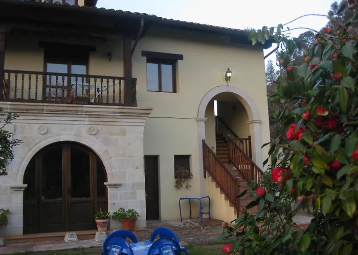 Apartamentos La Ceña Novales, España