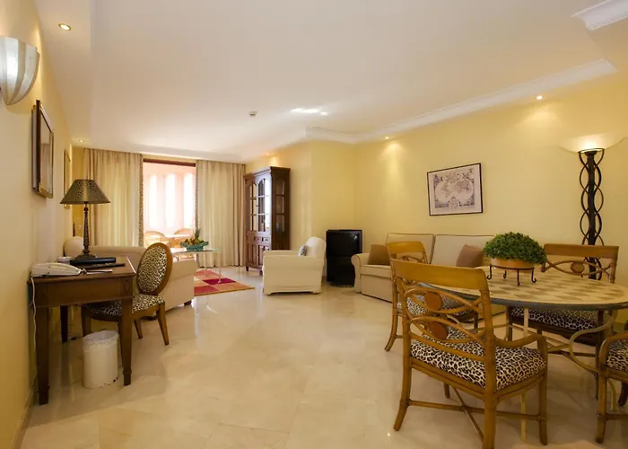 Bahia Beach Apartments Estepona, España