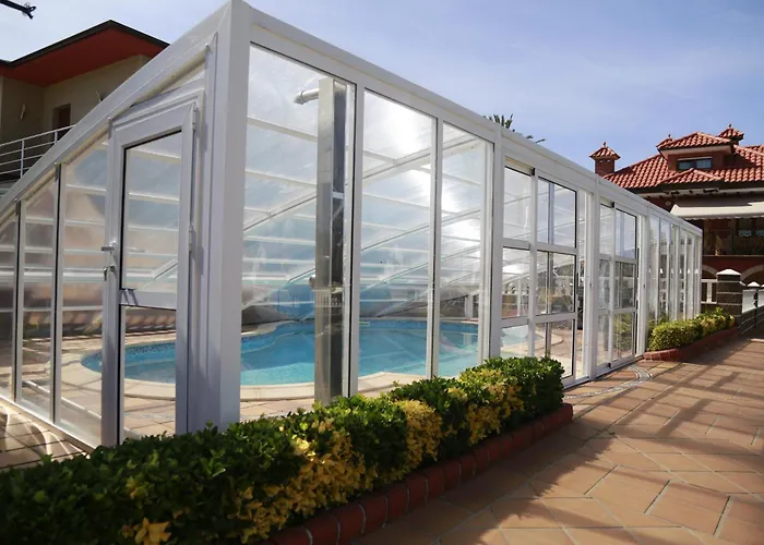 Apartamentos La Arena
