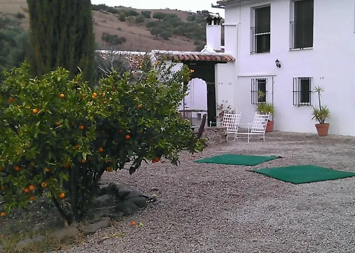 Hostal Cortijo Grazalema piscina 5 Hbts con baño AC, España
