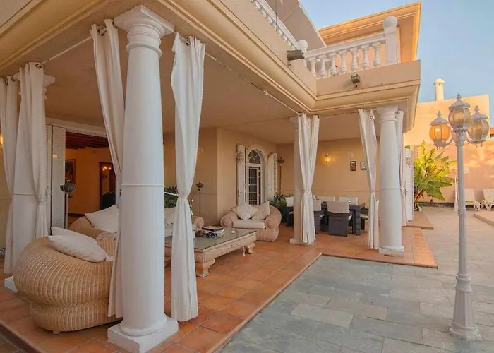 Bayside Concha House - Beachfront Oasis With Heated Pool