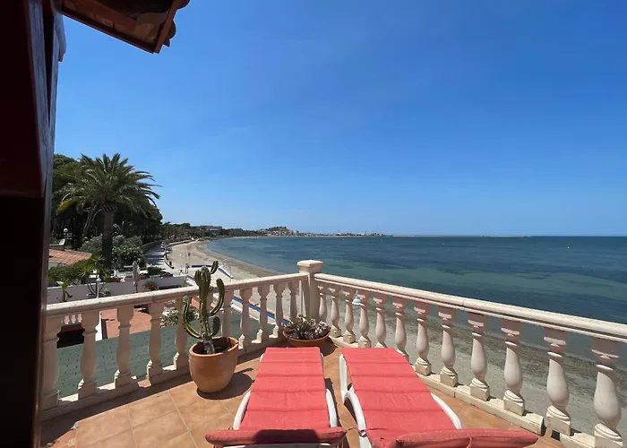 MARINETA CASSIANA Beach Resort Villa Ángela