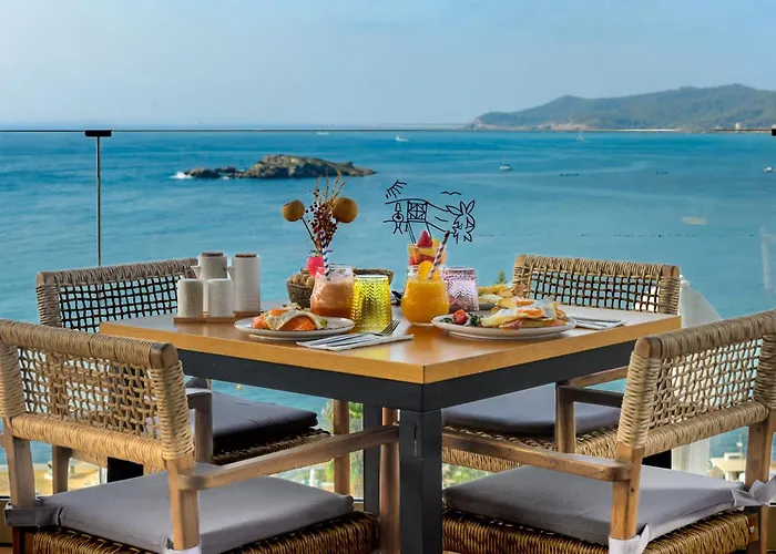 Hotel Cenit & Apts Sol Y Viento Ibiza città, Spagna