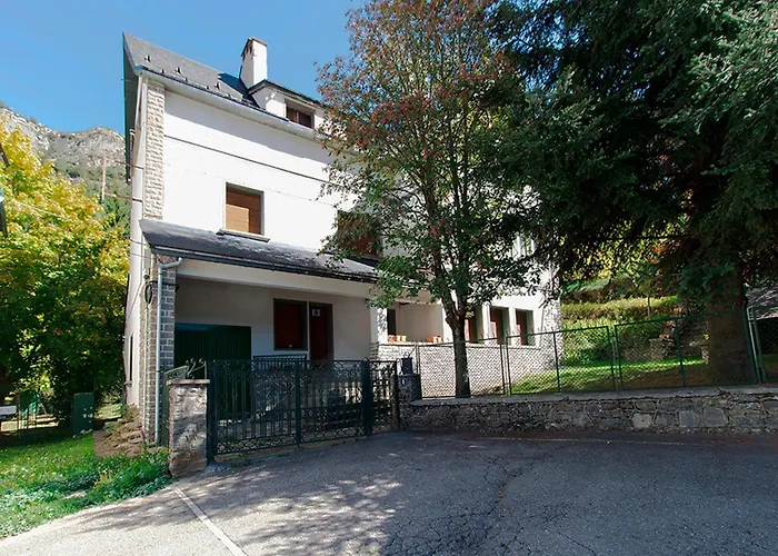 Apartamentos 3000 Escarrilla