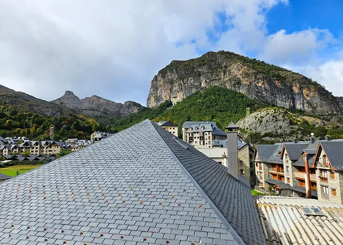 Apartamentos 3000 Escarrilla