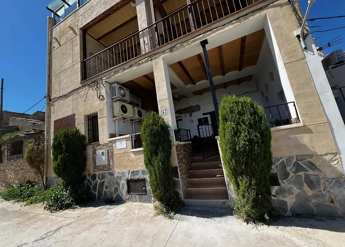 Casas Rurales Maribel - Complejo El Tejar - Apartamentos con jacuzzi en Alcalá del Júcar Casas del Cerro, España