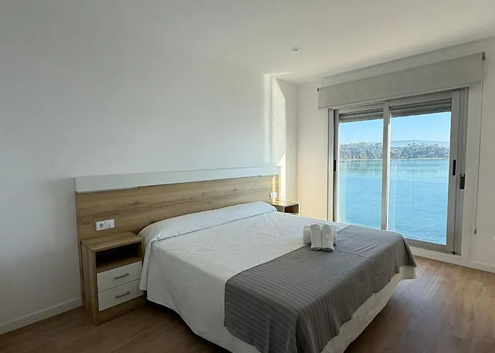 Apartamentos O Grove Awa Bay, España