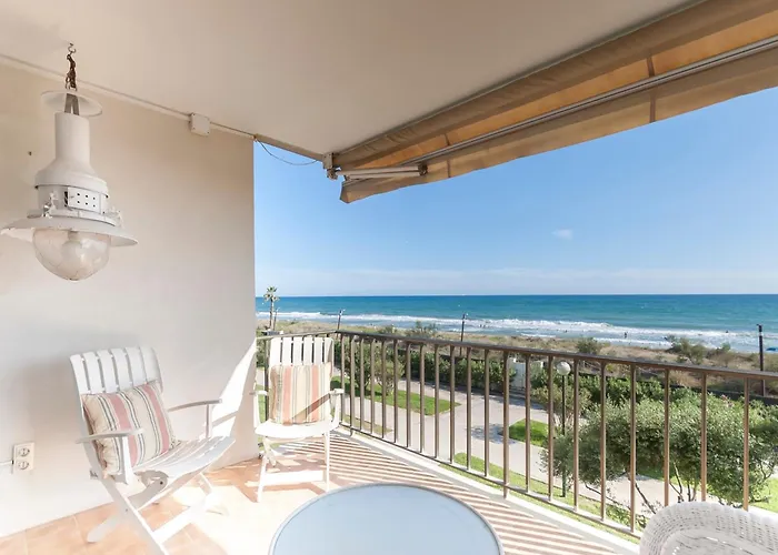 Lets Holidays Beach Front In Gava Mar, Pine Beach