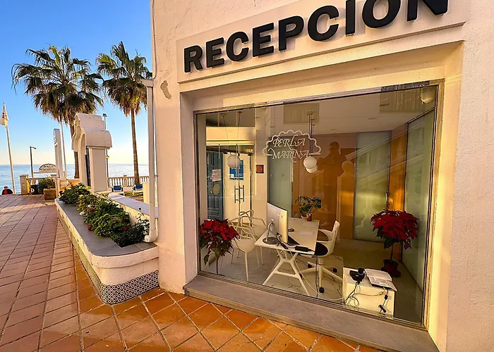 Apartamentos Perla Marina Nerja, España